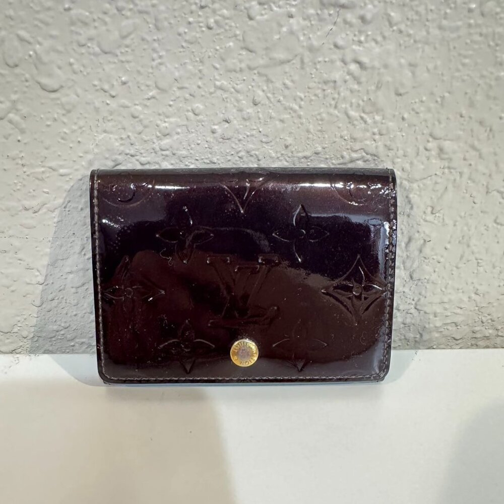 Louis Vuitton Burgundy Vernis Leather Card Holder